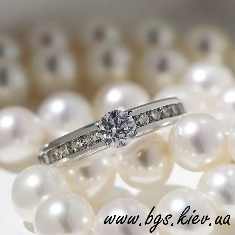 Золоте кільце на заручини 3