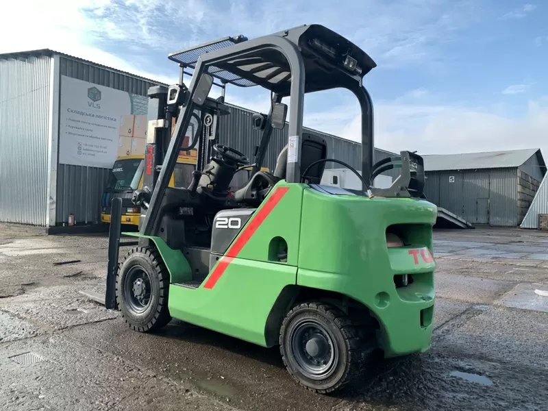 Газ-бензиновий навантажувач TCM (Nissan) з вагами 3