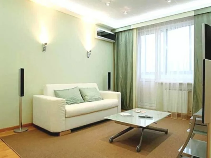 Поклейка шпалер Фарбування Шпаклівка 