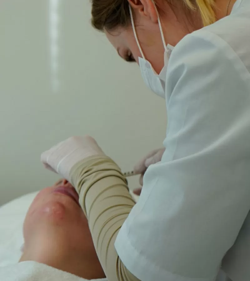 Full Face процедура для жінок та чоловіків від фахівців косметологів