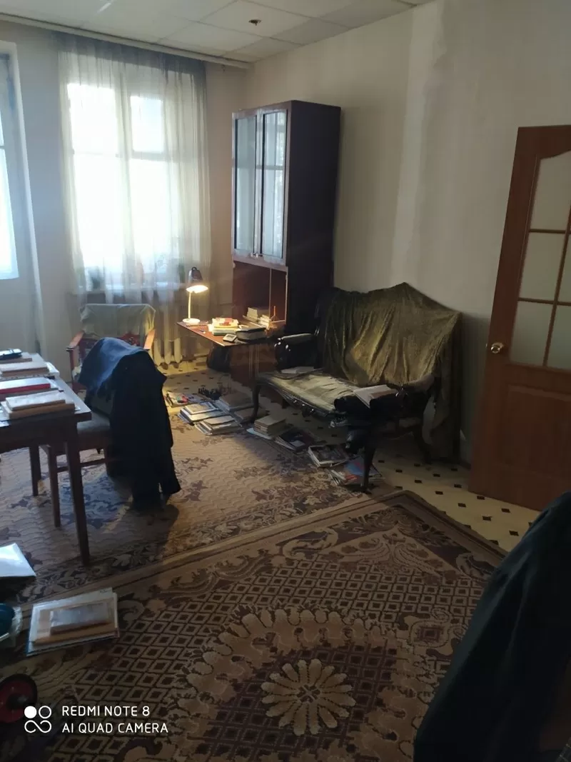Продам 3 кімнатну квартиру в Києві біля метро Святошино 3