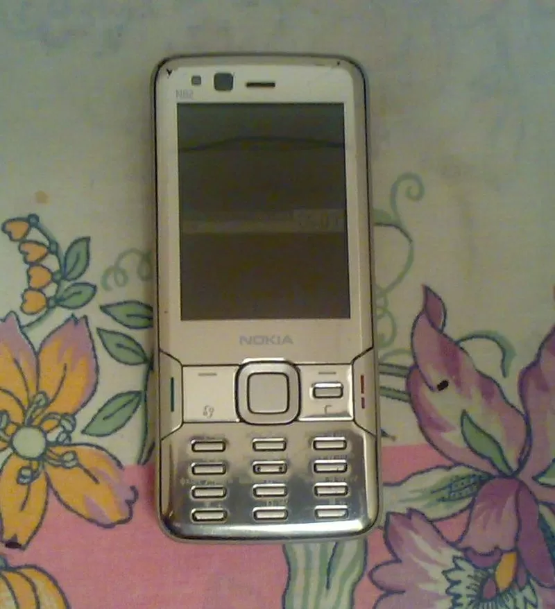 Продам Nokia N82 серебристий