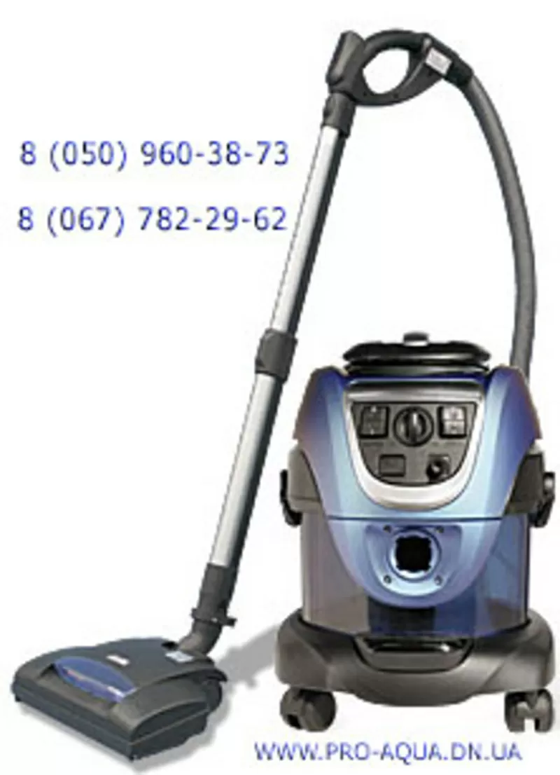 Пылесос без мешка для сбора пыли ProAqua очищает и увлажняет воздух.