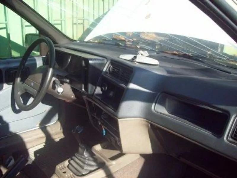 Ford Sierra и Волга ГАЗ 24 на запчасти 3