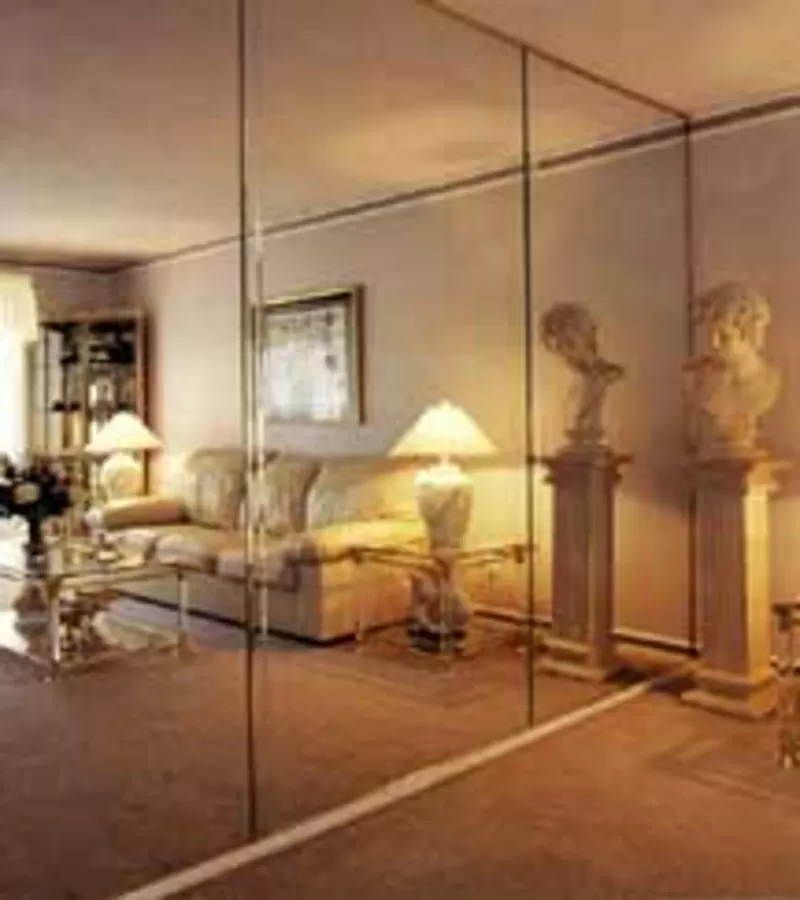 Зеркальные стены и потолки