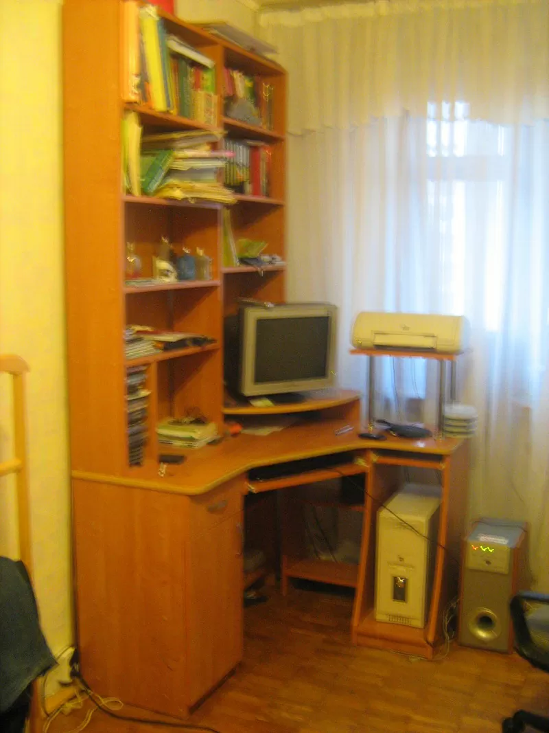 компютерный стол, мягкий уголок, двух ярусная кровать