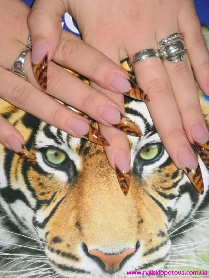 Наращивание ногтей гелем