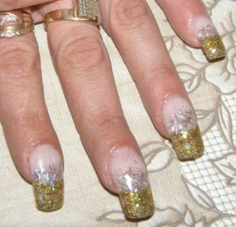 Наращивание ногтей 